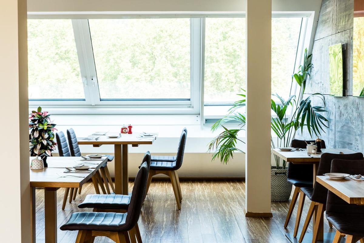 Restaurant Hotel Zum Storchen ヴァルトキルヒ エクステリア 写真
