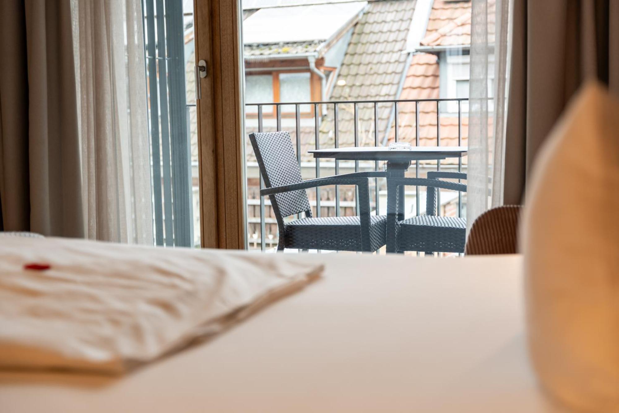 Restaurant Hotel Zum Storchen ヴァルトキルヒ エクステリア 写真